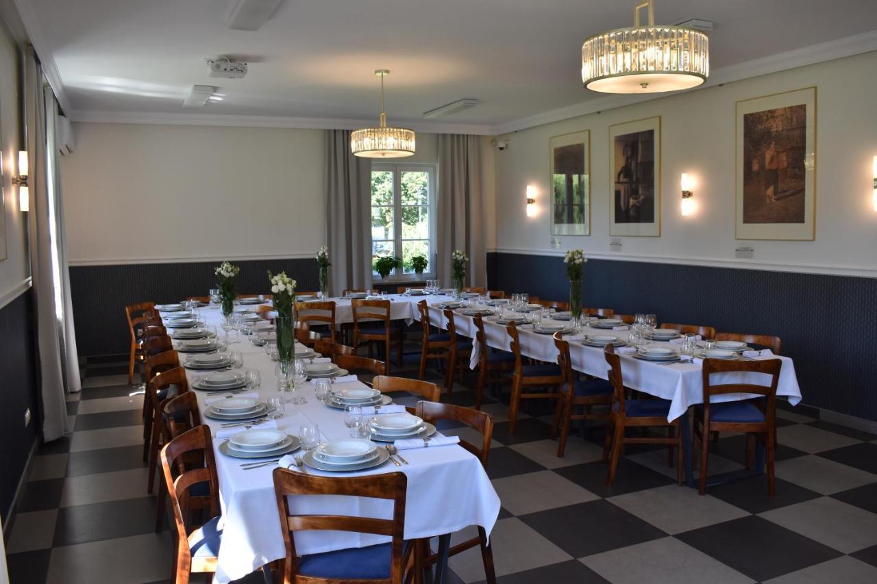 Eco Nieborow Hotel ภายนอก รูปภาพ