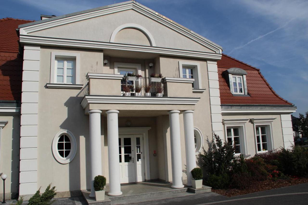Eco Nieborow Hotel ภายนอก รูปภาพ
