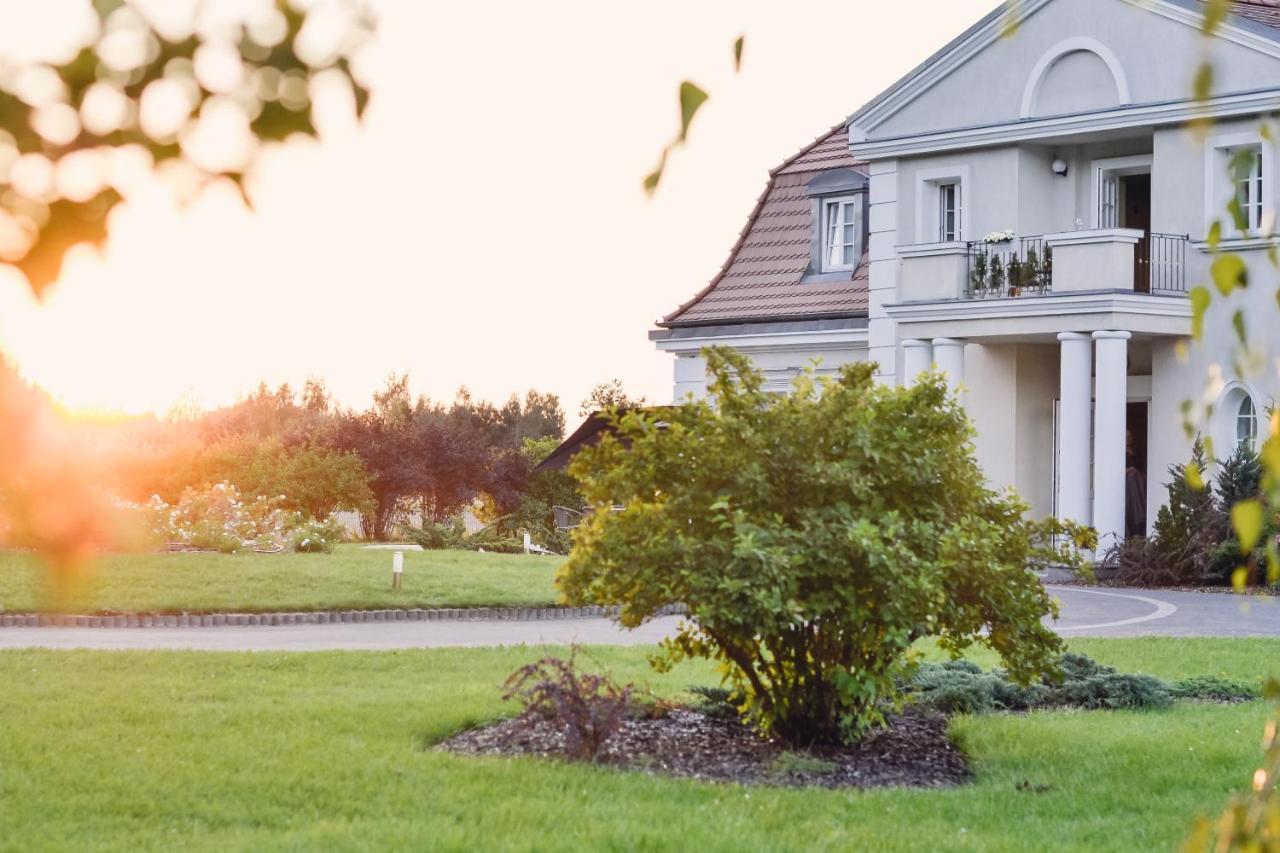 Eco Nieborow Hotel ภายนอก รูปภาพ