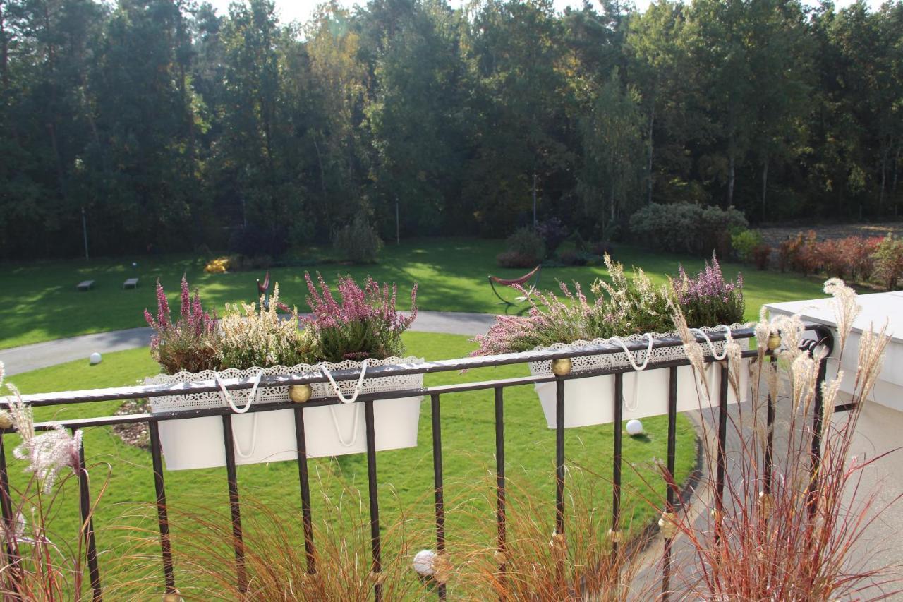 Eco Nieborow Hotel ภายนอก รูปภาพ
